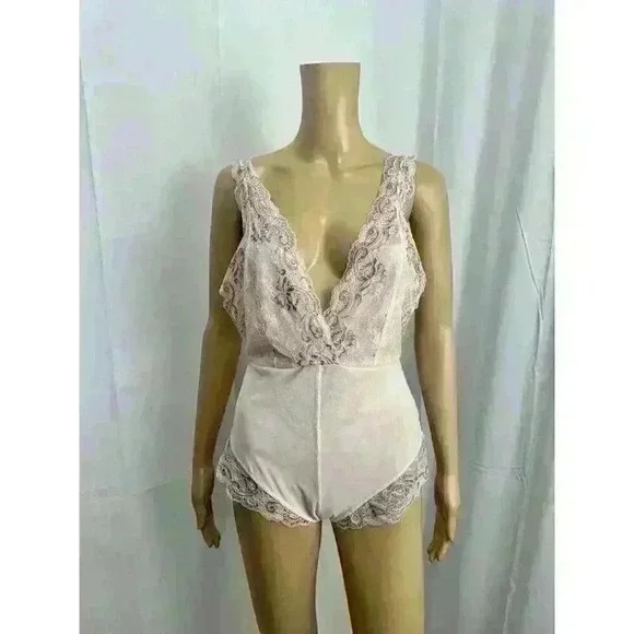 Marilyn Monroe Me Off Negligee Stretchy Lace Bodysuit Lingerie Pink Size M EUC - Picture 2 of 16